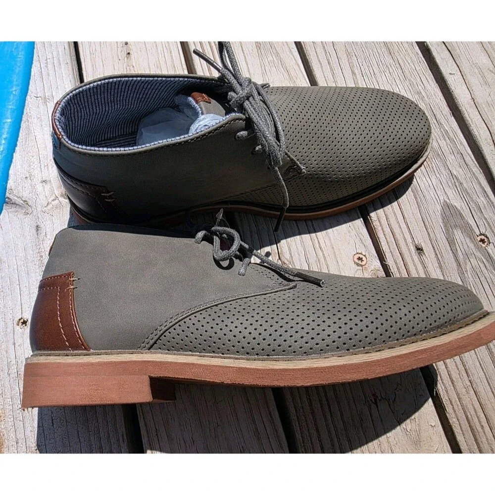 Boy's 3M NWOT Deer Stags Gray/Brown Ankle Chukka Boots